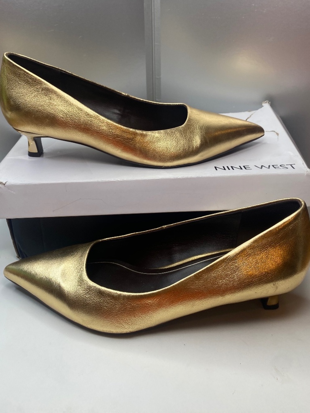 Naturalizer Women's Natalia Kitten Heel Pointed Toe Pumps US Size 8.5 WIDE NIB